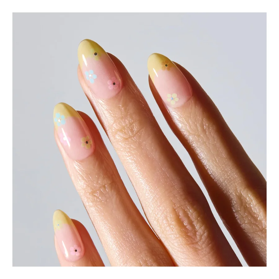 Ohora Daisy Sprinkle Gel Press-On Nails — Medium Oval